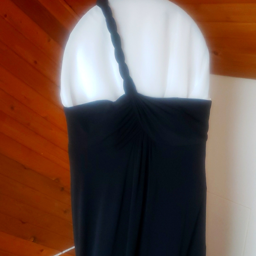 Stylish Black One-Shoulder Gown